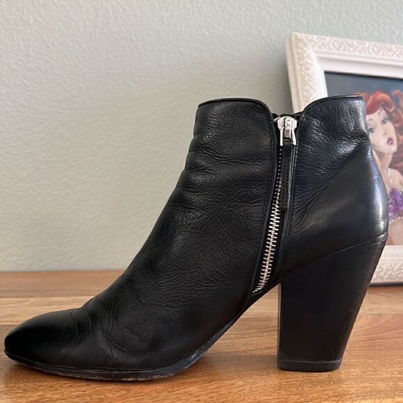 Dolce Vita Leather Zip Side Boots - Picture 5 of 6